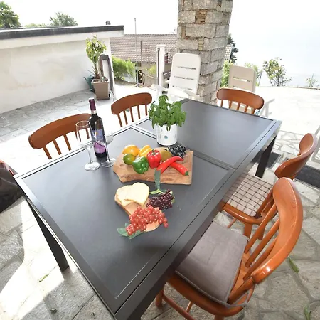 Nyaraló Rustic With Views